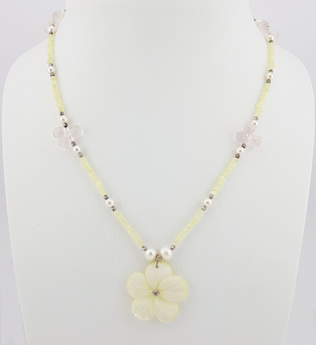 Collier en Nacre, Perles et Quartz
